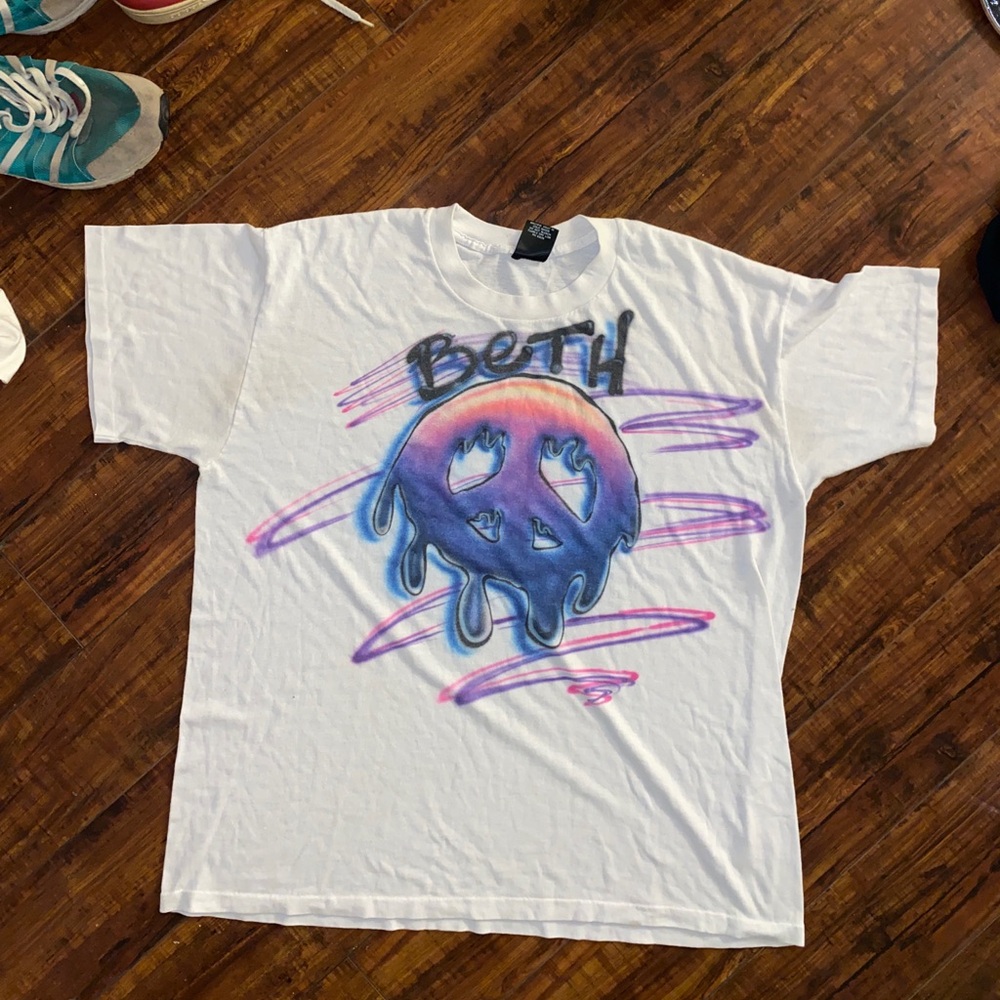 Platinum t’s beth airbrushed tshirt used size XL